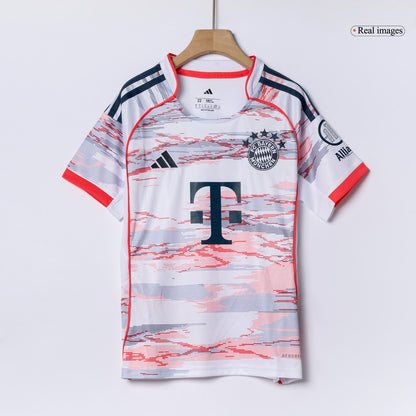Bayern Mníchov detská vonkajšia futbalová súprava 2025/26