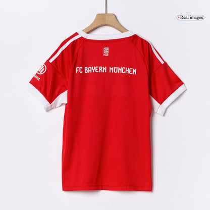 Bayern Mníchov detská domáca futbalová súprava 2025/26