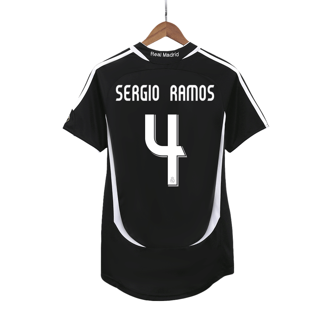 Real Madrid pánsky vonkajší retro futbalový dres 2006/07 - SERGIO RAMOS #4