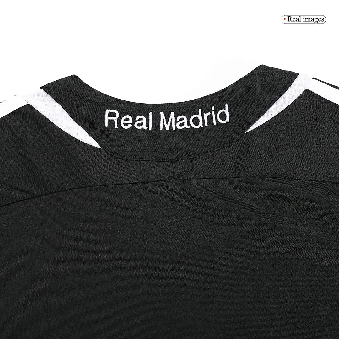 Real Madrid pánsky vonkajší retro futbalový dres 2006/07 - SERGIO RAMOS #4