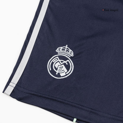 Real Madrid pánske vonkajšie futbalové šortky 2025/26