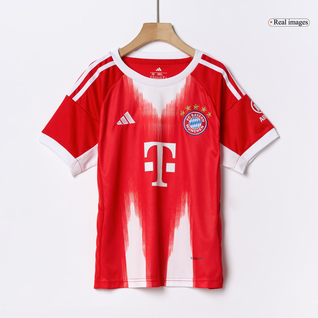 Bayern Mníchov detská domáca futbalová súprava 2025/26